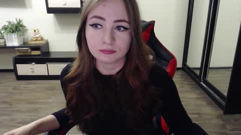 Laralianna online show from September 22, 2025, 11:45 am