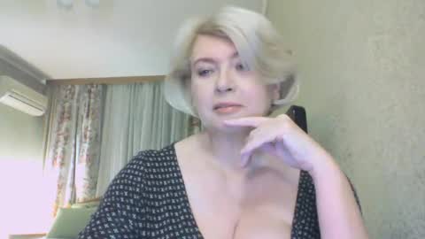 laramrs online show from November 2, 2025, 4:09 pm