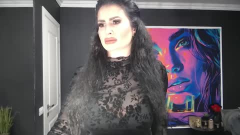 laras_moans online show from May 17, 2026, 7:06 am