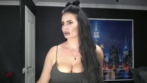 laras_moans online show from June 26, 2026, 8:08 am