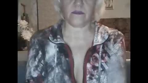 larisaq4ugo24 online show from November 16, 2025, 5:29 pm