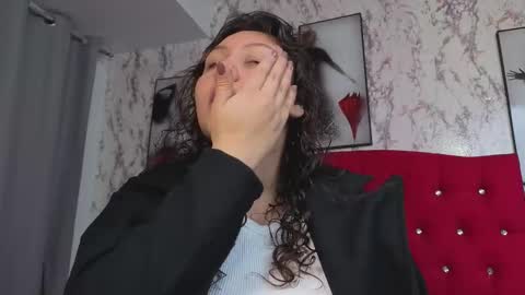 larissa_antonella online show from November 24, 2025, 3:39 am