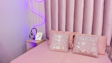 Valentina online show from October 20, 2025, 2:06 pm