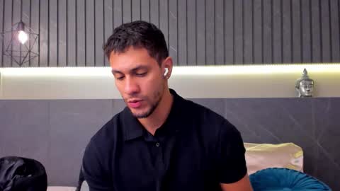 andrew online show from December 1, 2025, 1:16 pm