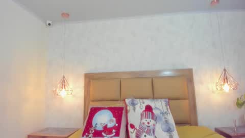 Snapshot of larsonmia chatting on December 16, 2024, 3:54 pm MIA online show from December 16, 2024, 3:54 pm