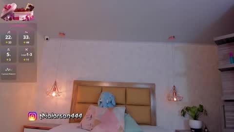 Snapshot of larsonmia chatting on February 11, 2025, 11:54 am MIA online show from February 11, 2025, 11:54 am