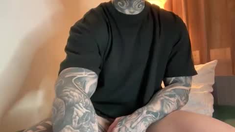 Snapshot of larsskeet chatting on February 12, 2026, 6:03 pm larsskeet online show from February 12, 2026, 6:03 pm