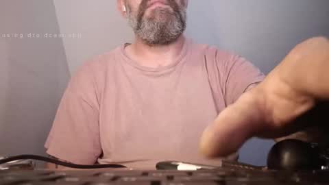 Snapshot of larsvegas1895 chatting on September 27, 2025, 1:43 am larsvegas1895 online show from September 27, 2025, 1:43 am