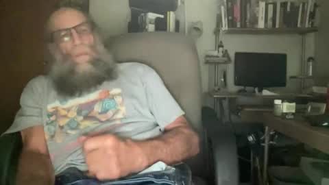 chris online show from November 9, 2025, 4:55 am