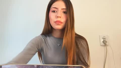 Snapshot of lashundaciviello chatting on May 3, 2026, 4:13 pm Mila online show from May 3, 2026, 4:13 pm