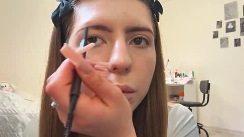 Snapshot of lashundaciviello chatting on May 5, 2026, 3:20 pm Mila online show from May 5, 2026, 3:20 pm