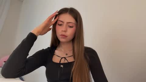 Snapshot of lashundaciviello chatting on May 6, 2026, 3:28 pm Mila online show from May 6, 2026, 3:28 pm