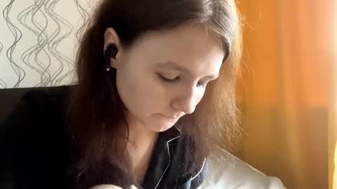 Snapshot of lashundaciviello chatting on May 18, 2026, 1:06 pm Mila online show from May 18, 2026, 1:06 pm