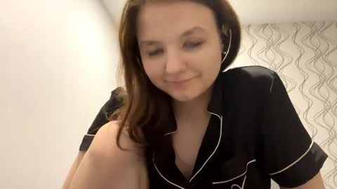 Snapshot of lashundaciviello chatting on May 22, 2026, 7:30 pm Mila online show from May 22, 2026, 7:30 pm