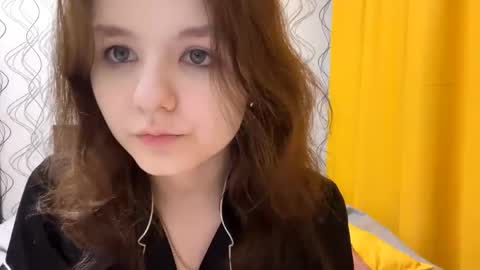 Snapshot of lashundaciviello chatting on May 28, 2026, 7:55 pm Mila online show from May 28, 2026, 7:55 pm