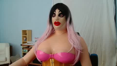 Snapshot of latex_doll_iris chatting on February 23, 2026, 11:07 am Latex Doll Iris online show from February 23, 2026, 11:07 am