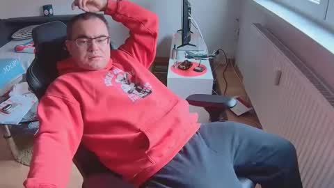 latexboy893 online show from November 30, 2025, 12:20 pm