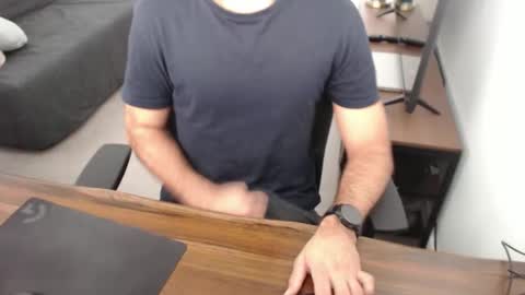 latexdave84 online show from November 9, 2025, 5:06 am