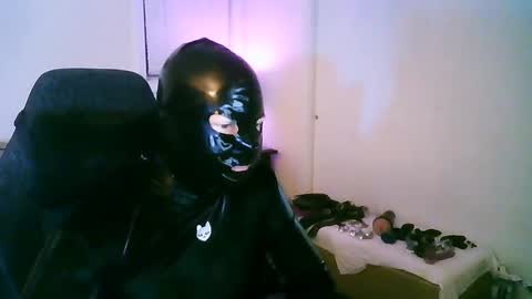 latexminheadroom online show from October 24, 2025, 2:19 am