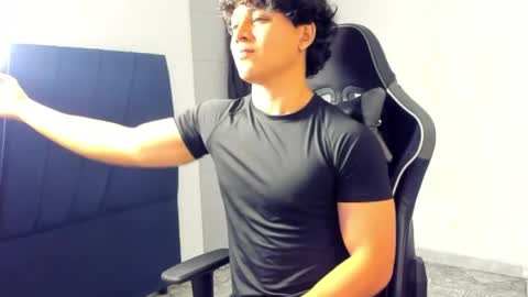 Snapshot of latin_beastx chatting on May 23, 2026, 8:24 pm latin_beastx online show from May 23, 2026, 8:24 pm
