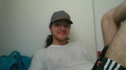 Snapshot of latin_boi6 chatting on April 5, 2026, 8:50 pm Angel online show from April 5, 2026, 8:50 pm