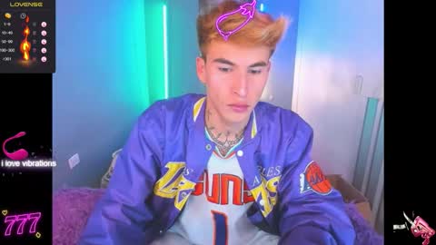 Snapshot of latin_boysxxx_ chatting on March 27, 2026, 2:17 am latin_boysxxx_ online show from March 27, 2026, 2:17 am