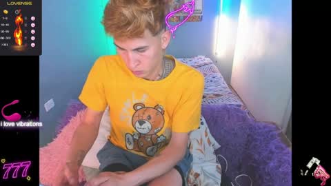 Snapshot of latin_boysxxx_ chatting on March 29, 2026, 2:11 am latin_boysxxx_ online show from March 29, 2026, 2:11 am