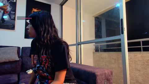 Snapshot of latin_couple77 chatting on December 1, 2025, 1:43 am Sara y Andy online show from December 1, 2025, 1:43 am