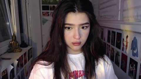 Snapshot of latina_mia chatting on December 26, 2024, 1:18 am miiiiiiaaaa online show from December 26, 2024, 1:18 am