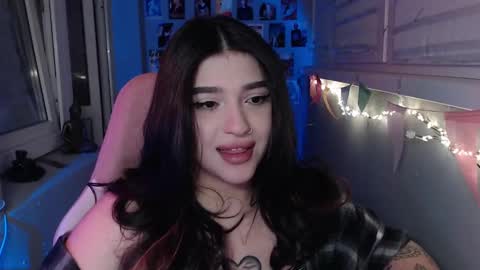 Snapshot of latina_mia chatting on February 20, 2025, 11:54 pm miiiiiiaaaa online show from February 20, 2025, 11:54 pm