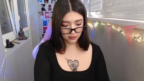 Snapshot of latina_mia chatting on March 6, 2025, 12:19 pm miiiiiiaaaa online show from March 6, 2025, 12:19 pm