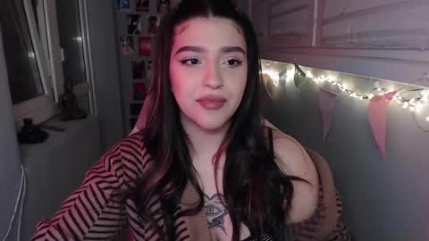 Snapshot of latina_mia chatting on March 7, 2025, 7:05 pm miiiiiiaaaa online show from March 7, 2025, 7:05 pm