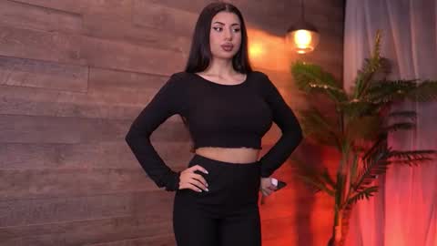 Snapshot of latinaloco chatting on October 30, 2025, 5:57 pm Latina online show from October 30, 2025, 5:57 pm