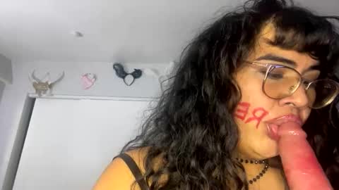 latinatgirldoll online show from January 17, 2025, 3:53 pm