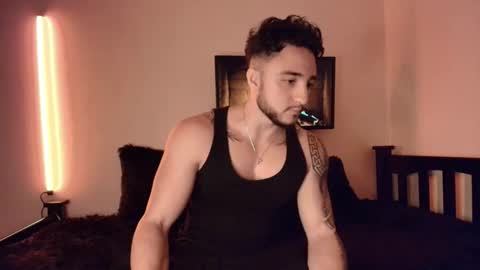 Snapshot of latinboyvip_ chatting on April 18, 2026, 2:04 am LatinBoyVIP Colombian online show from April 18, 2026, 2:04 am