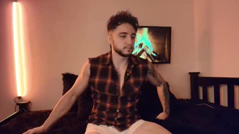 Snapshot of latinboyvip_ chatting on April 20, 2026, 1:47 pm LatinBoyVIP Colombian online show from April 20, 2026, 1:47 pm
