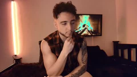 Snapshot of latinboyvip_ chatting on April 22, 2026, 2:40 pm LatinBoyVIP Colombian online show from April 22, 2026, 2:40 pm