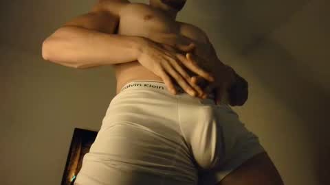 Snapshot of latinboyvip_ chatting on May 8, 2026, 1:38 pm LatinBoyVIP Colombian online show from May 8, 2026, 1:38 pm