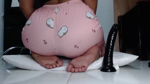 Snapshot of latinfeetqos chatting on January 14, 2025, 5:08 am Martina April online show from January 14, 2025, 5:08 am