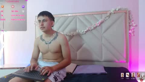 Snapshot of latinfire_tay chatting on May 26, 2026, 12:39 am Alicia y Liam online show from May 26, 2026, 12:39 am