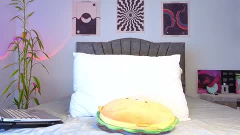 Logan online show from December 5, 2025, 1:03 am