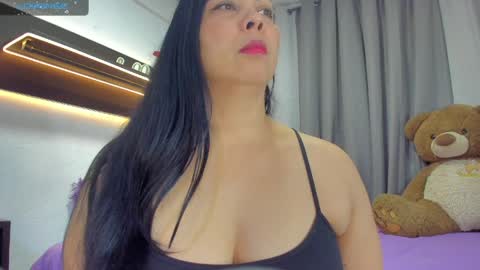 Snapshot of latinlove_sexygirls chatting on April 4, 2026, 12:35 pm Vanessa online show from April 4, 2026, 12:35 pm