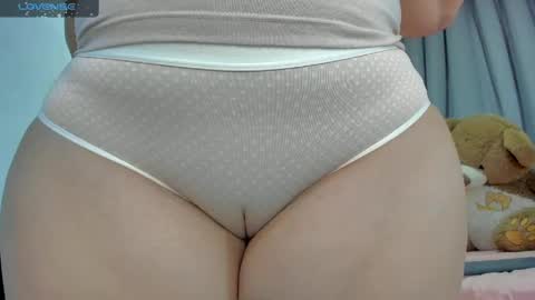 Snapshot of latinlove_sexygirls chatting on May 8, 2026, 1:44 am Vanessa online show from May 8, 2026, 1:44 am