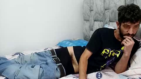 Snapshot of latinlustandfrenchkiss chatting on November 27, 2025, 3:36 pm latinlustandfrenchkiss online show from November 27, 2025, 3:36 pm