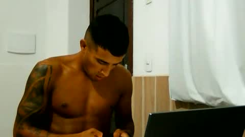 Snapshot of latinmarian chatting on March 13, 2026, 9:05 am latinmarian online show from March 13, 2026, 9:05 am