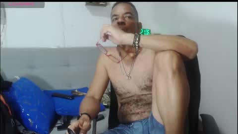 latinmartin254 online show from May 19, 2026, 1:56 am