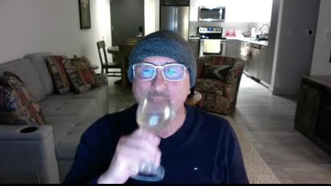 Snapshot of latinnous chatting on February 23, 2025, 6:17 am QS - INDEPENDENT MODEL online show from February 23, 2025, 6:17 am