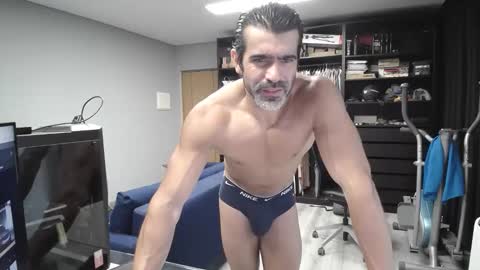 Snapshot of latino23bom chatting on September 10, 2025, 10:15 am sam online show from September 10, 2025, 10:15 am