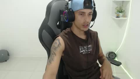 Snapshot of latinoalpha73 chatting on February 28, 2026, 9:32 am latinoalpha73 online show from February 28, 2026, 9:32 am