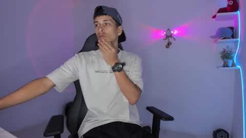 Snapshot of latinoalpha73 chatting on March 5, 2026, 3:30 pm latinoalpha73 online show from March 5, 2026, 3:30 pm